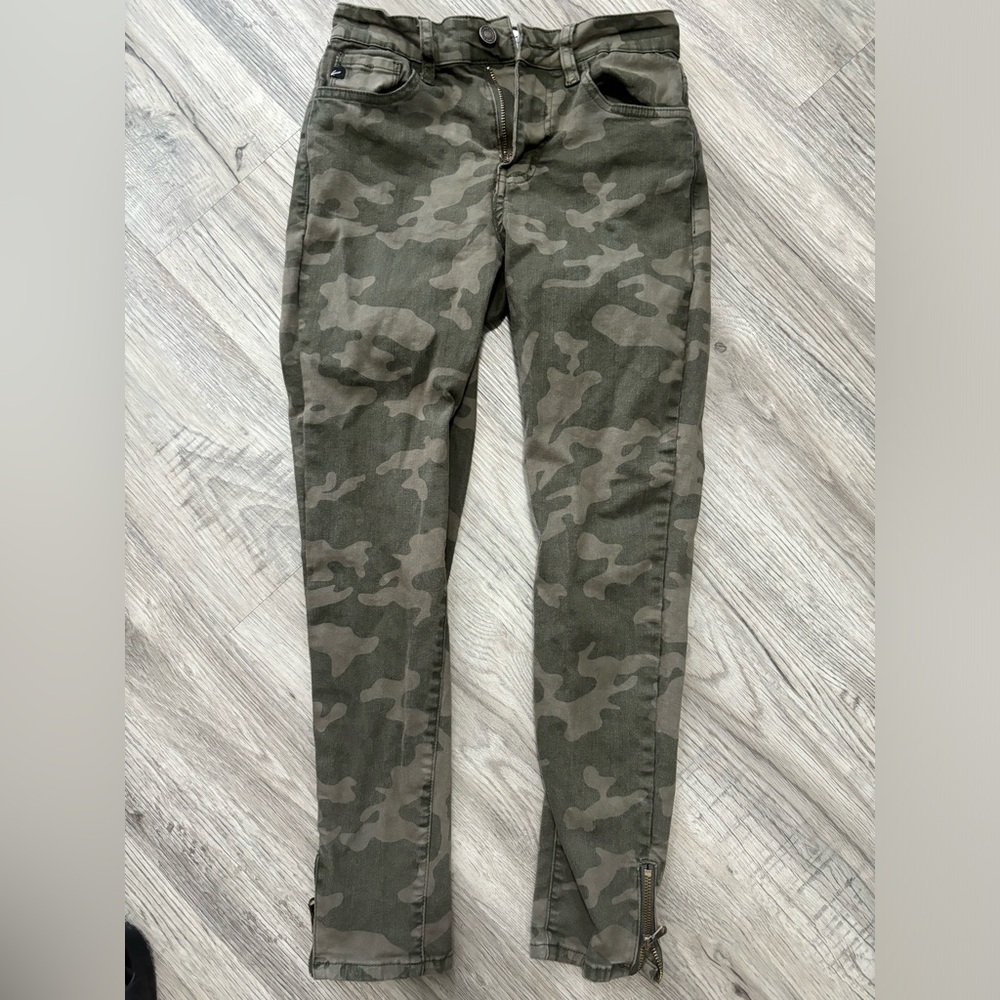 KanCan Camo Skinny Jeans